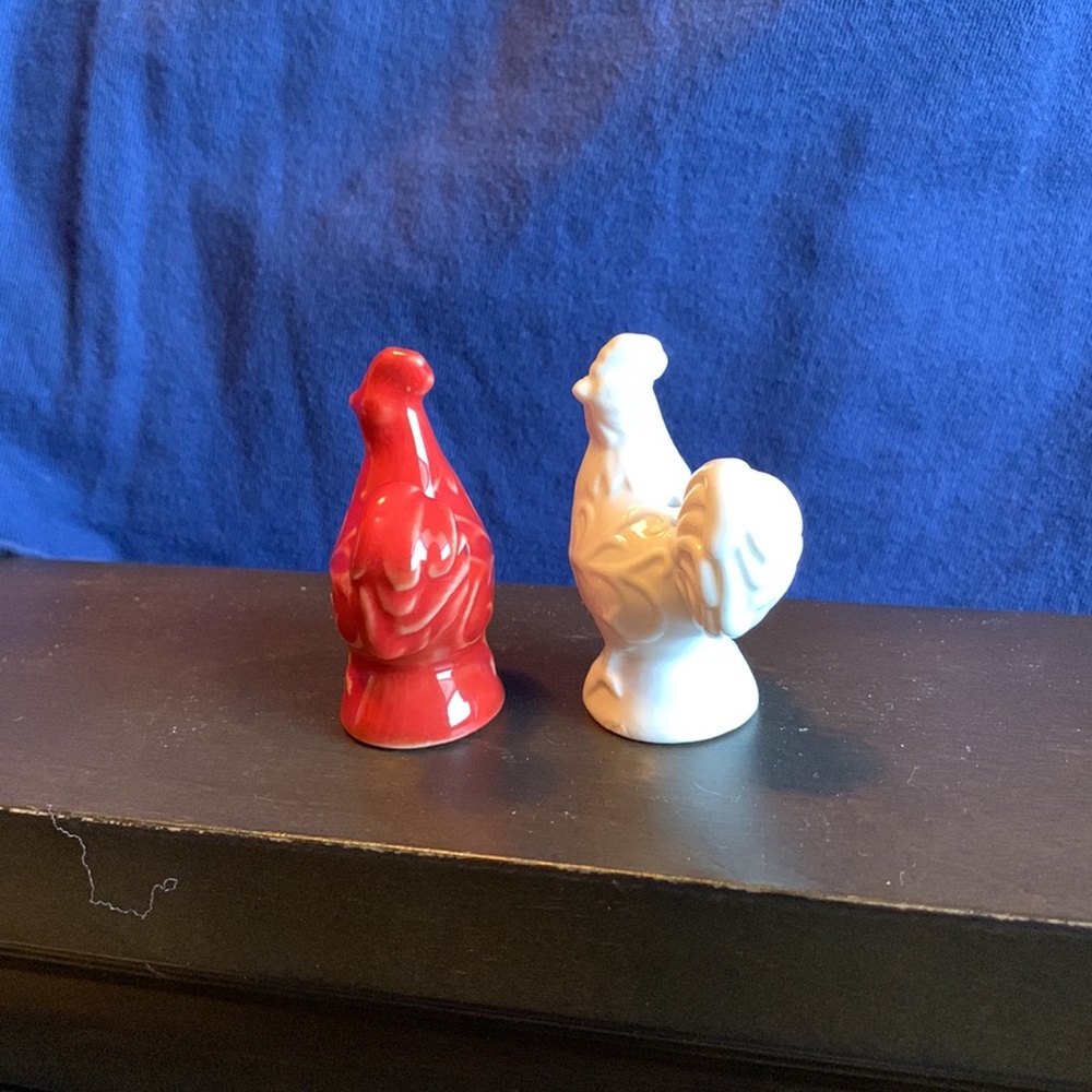 Vintage Rooster Salt & Pepper Shakers - Picture 3 of 4